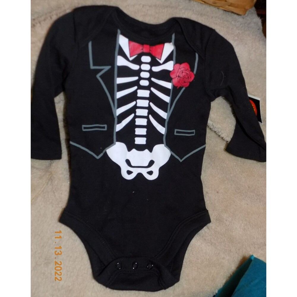 New Halloween skeleton baby outfit 3-6 month